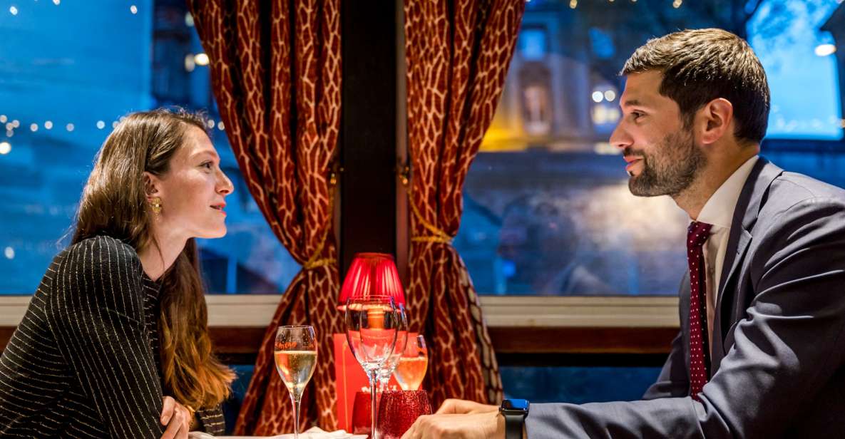 Paris: Seine River Cruise with 3-Course Dinner & Live Music - Champagne aperitif and drinks: how service keeps the night moving