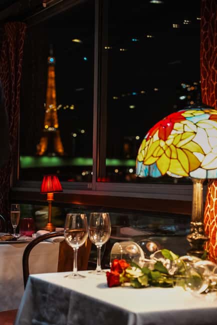 Paris: Seine River Cruise with 3-Course Dinner & Live Music - Night sightseeing from the water: Louvre, Notre-Dame, Île de la Cité, Eiffel