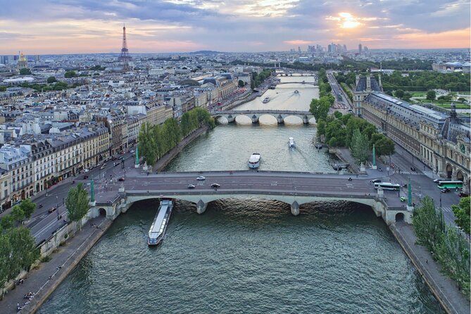 Paris Seine River Cruise with Commentary - Flexible Ticket - Why a Seine cruise works so well in Paris