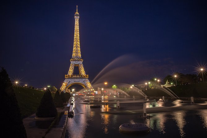 Paris Seine River Dinner Cruise by Maxim's with Champagne & Music - The Meal and the Music: Champagne, Courses, and the Pace