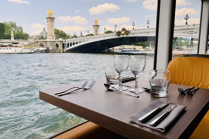 Paris Seine River dinner cruise from Alexandre III bridge - Key things I think you’ll care about