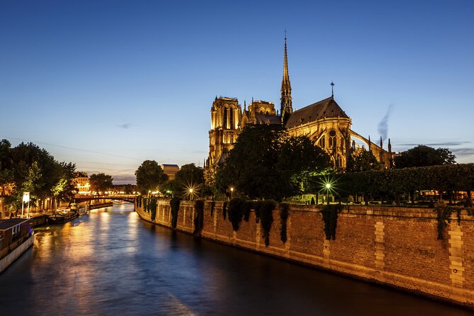 Paris Seine River Dinner Cruise with Champagne and Window Seating - Who Should Book This Seine Dinner Cruise (and Who Should Skip It)