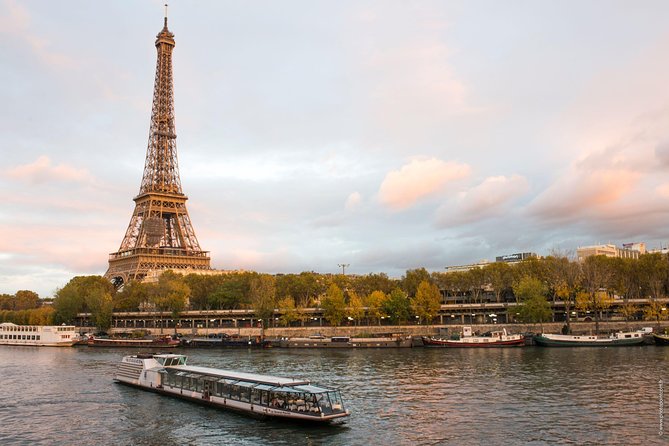 Paris Seine River Gourmet Lunch Cruise with Champagne Option - Meeting near Musée d’Orsay: arrive early and confirm the dock