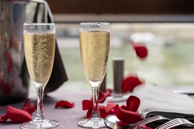 Paris Seine River Gourmet Lunch Cruise with Champagne Option - Service, drink orders, and restrooms: where the experience can vary