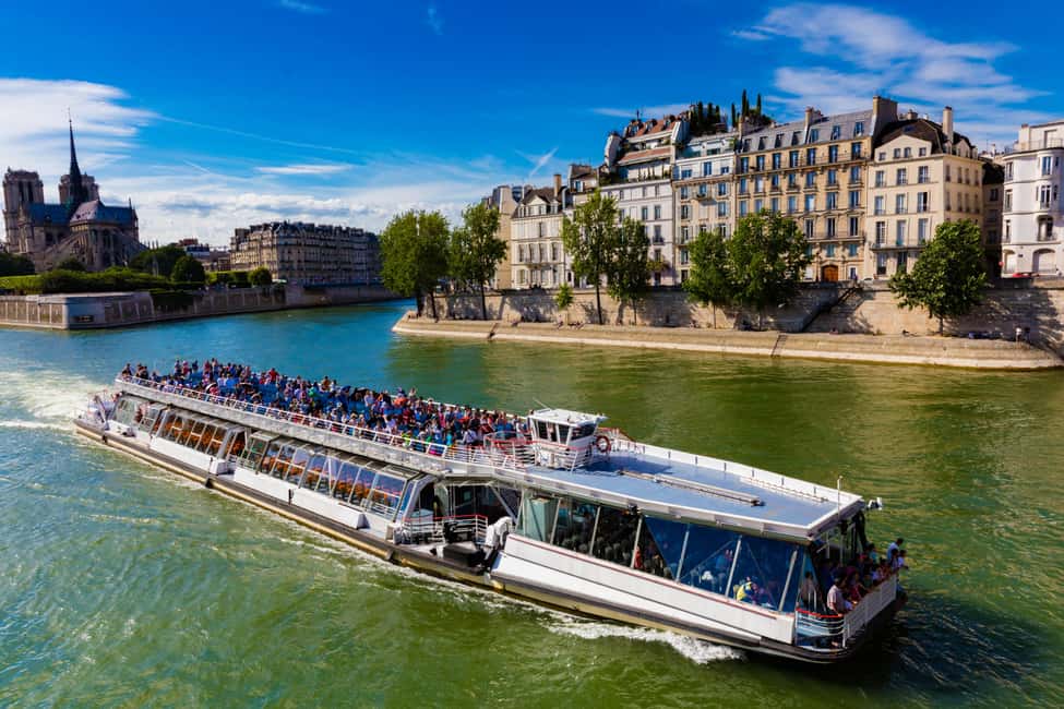 Paris: Seine River Sightseeing Cruise by Bateaux Mouches - Audio Guide on Your Smartphone: Great Idea, Real-Life Volume