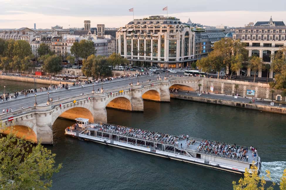 Paris: Seine River Sightseeing Cruise by Bateaux Mouches - Drinks and Snacks: Plan Simple and Buy What You Need
