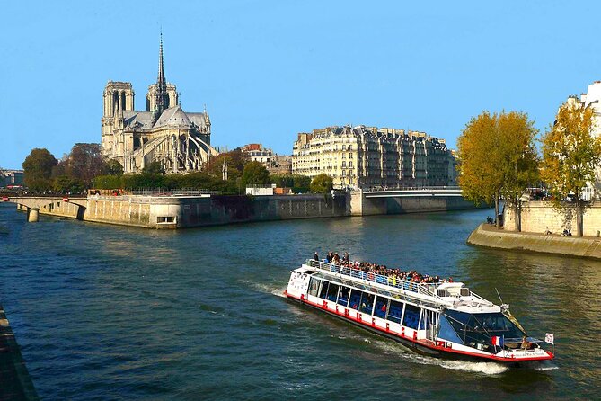 Paris Seine River Sightseeing Cruise Tour - Eiffel Tower views and the quick start advantage