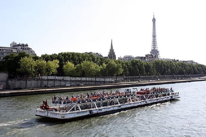Paris Seine River Sightseeing Cruise Tour - The meeting point: Eiffel Tower area, easy to reach