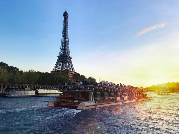 Paris Seine River Sightseeing Cruise with Commentary by Bateaux Parisiens - The Louvre, Place de la Concorde, and a Glass-Cupola Pause