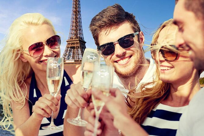 Paris: Seine River Sightseeing Sunset Cruise with Champagne - Entering Paris at Vert-Galant Square (Under Pont Neuf)