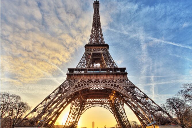 Paris: Seine River Sightseeing Sunset Cruise with Champagne - The Route Around Île de la Cité and Notre-Dame’s River View