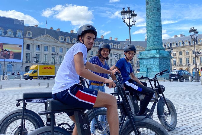 Paris Sightseeing Family Friendly Guided Electric Bike Tour - Pont des Arts and the river islands: where the ride turns scenic