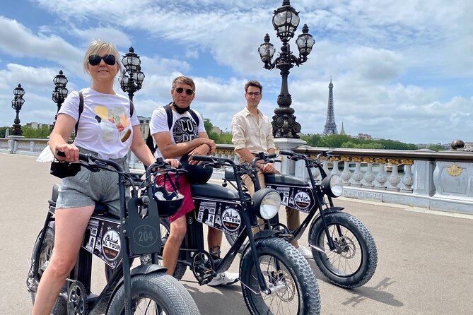 Paris Sightseeing Family Friendly Guided Electric Bike Tour - From Place Vendôme to the Louvre loop: the classic Paris postcard route