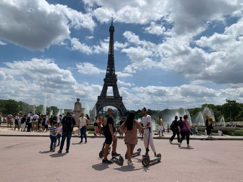 Paris: Small-Group E-Scooter Tour with a Local Guide - Place de la Concorde: An Easy Breather With a Fountain and Obelisk