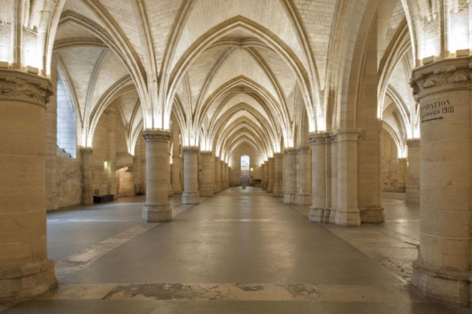 Paris: Ste-Chapelle, Conciergerie, Notre Dame Private Tour - Why Île de la Cité makes a fine three-hour tour