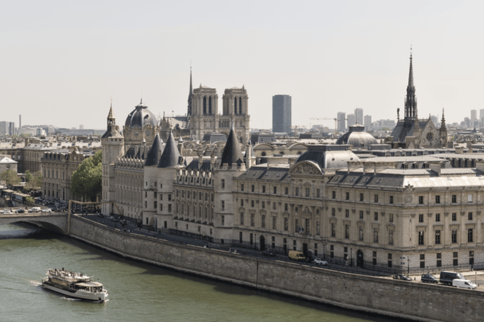 Paris: Ste Chapelle, Conciergerie Private Guided Tour +Entry - Sainte-Chapelle: one hour beneath the glass