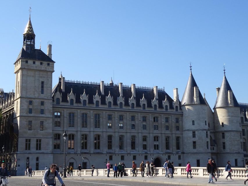 Paris: Ste Chapelle, Conciergerie Private Guided Tour +Entry - Should you book it?