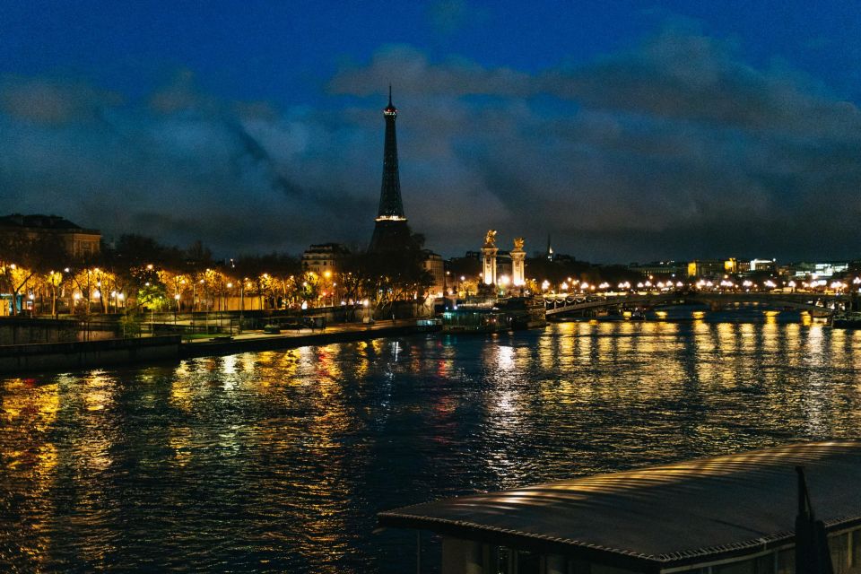 Paris: Sunrise Running and Sightseeing Group Tour - Meeting at Place Saint-Michel: where you start and how it sets the tone