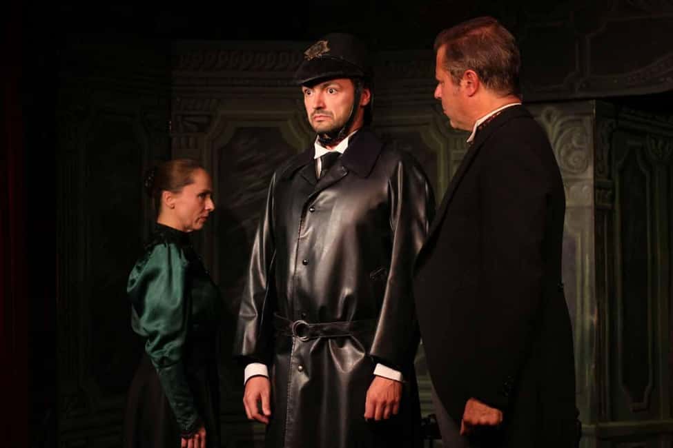 Paris: Theatre Package, The Lesson & The Bald Soprano - Who should book this theater package?