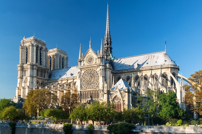 Paris Tour from Le Havre with Notre-Dame and Seine River Cruise - One hour on the Seine