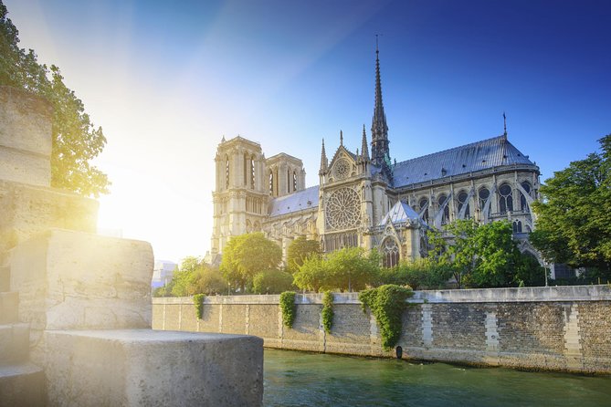 Paris Tour with Lunch at the Eiffel Tower and Seine River Cruise - What to do with that coach time (so it still feels worth it)