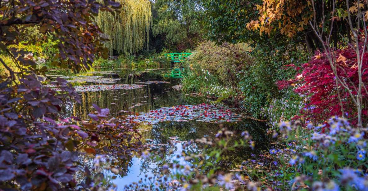 Paris: Transport for visit Giverny Claude Monet 7 peoples - What two hours really gives you