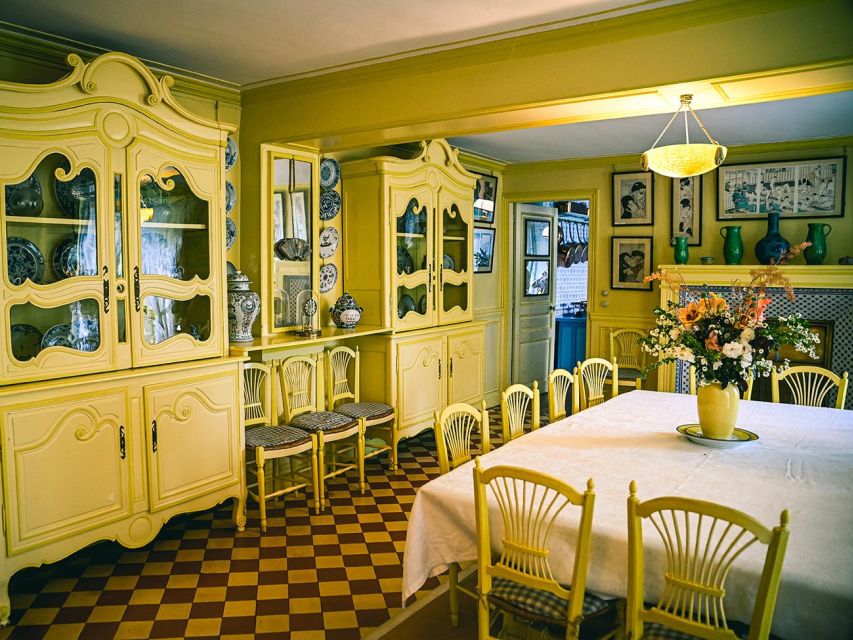 Paris: Transport for visit Giverny Claude Monet 7 peoples - Who will enjoy this outing most?
