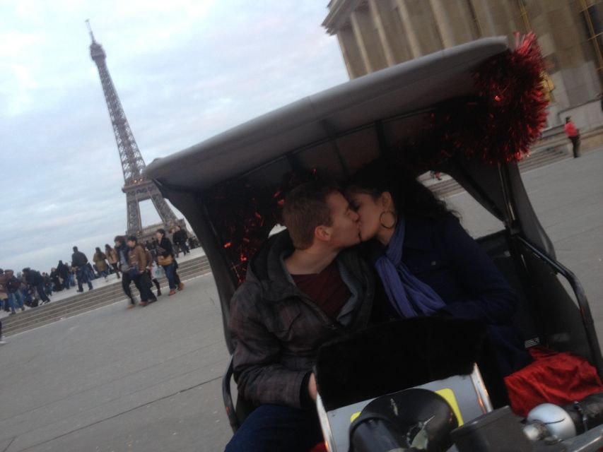 Paris Tuk-Tuk: 2, 4 or 6H First Highlights & Parisian Areas - Meeting at Carven: starting your tour with minimal stress