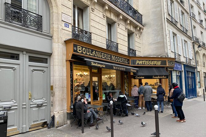 Paris TV Character Walking Tour with Optional Seine River Cruise - Pont des Arts and Place de Valois: Iconic Views and a Workday Square