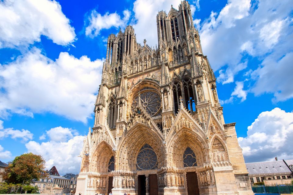 Paris: Two Reims Champagne Vineyards with Tastings and Lunch - What the private format adds