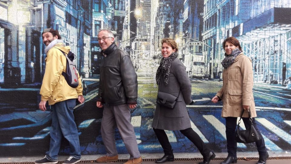 Paris: Urban Art Murals Walking Tour with an Expert - What makes an expert guide important