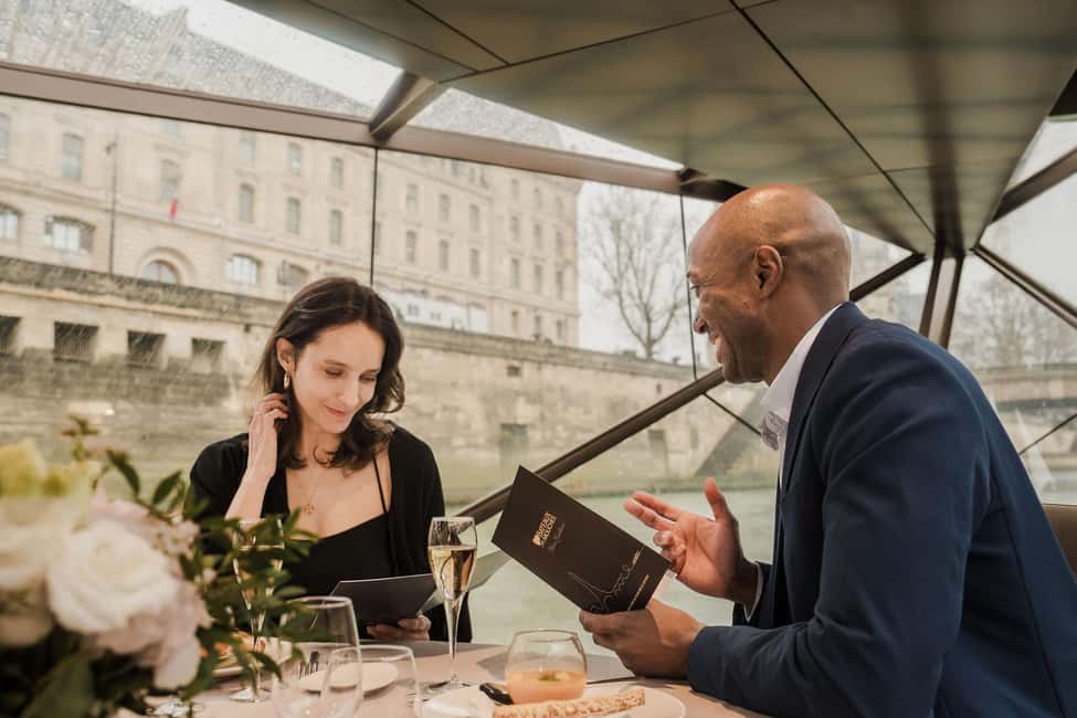 Paris : Valentine's Day Diner Cruise on the Seine river - Why the Seine makes a better Valentine’s setting