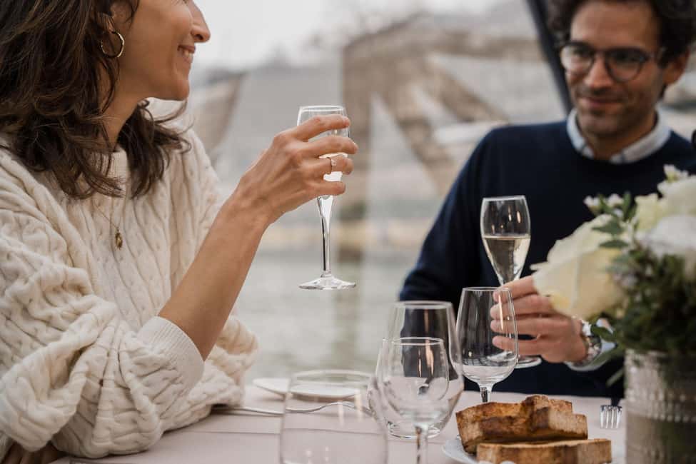 Paris : Valentine's Day Diner Cruise on the Seine river - Musée d’Orsay and the first central Paris views