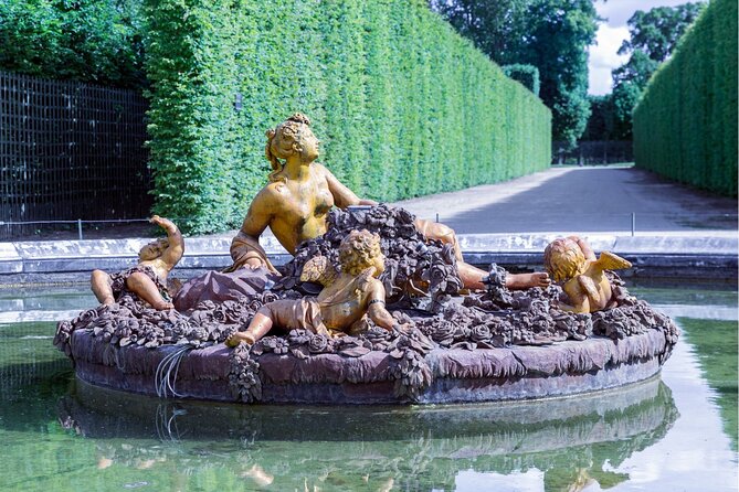 Paris: Versailles Palace with Gardens and Estate Entrance Ticket - Audio guide via app: good value, but bring a backup plan