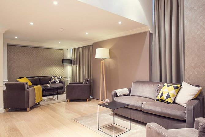 Paris VIP Shopping Experience-Lounge Access, Tea time & Transfer - A VIP lounge changes the whole Galeries Lafayette experience