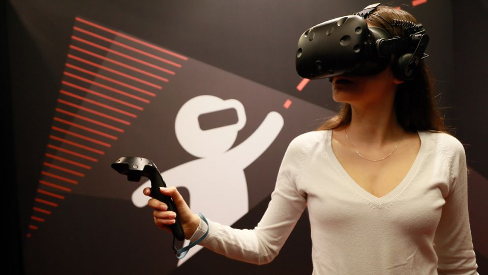 Paris: Virtual-Reality Escape Room Adventure - Finding Virtual Room Paris at Palais des Congrès