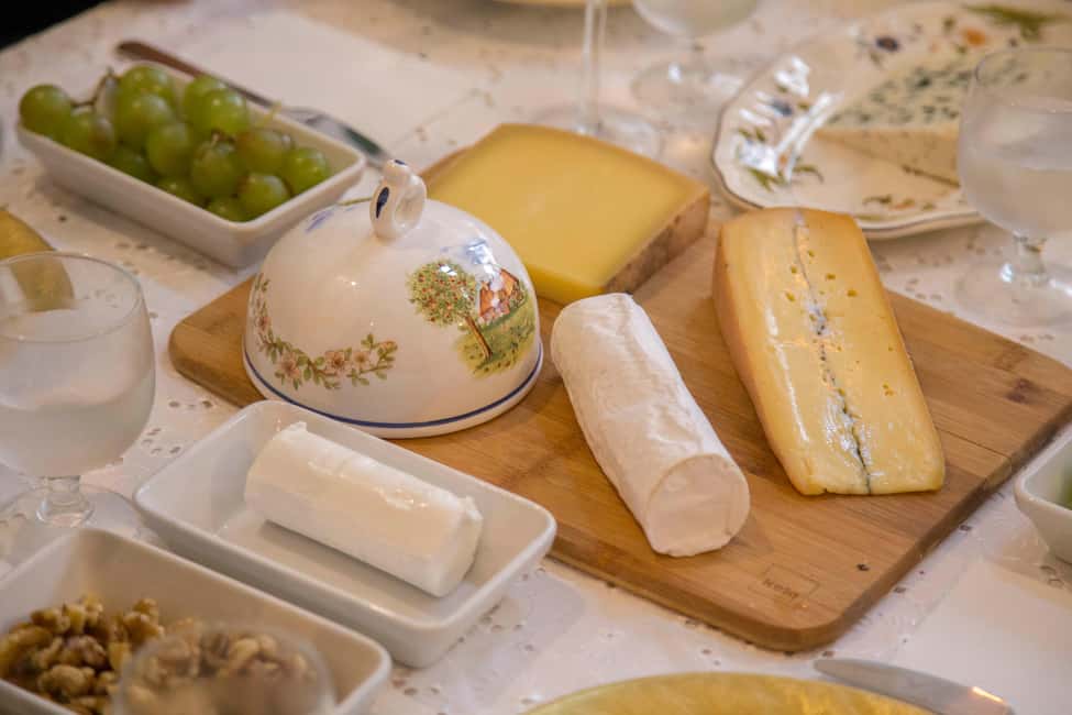 Paris: Wine and Cheese Tasting with a Chef Sommelier - Meeting Chef Alex Near Rue Monge: Easy to Find, Fast to Start