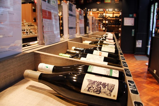 Paris Wine and Cheese Tastings Class near Le Marais - Maps, soil, and the reason French wine varies