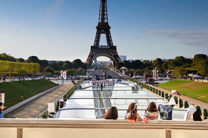 Paris Wonder: Half-Day Easter Adventure - Notre-Dame and the foundations beneath the island