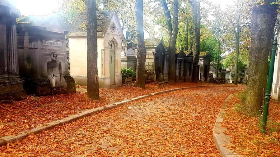 Père-Lachaise : histoires et mystères contés par un comédien - Key things to know before you go