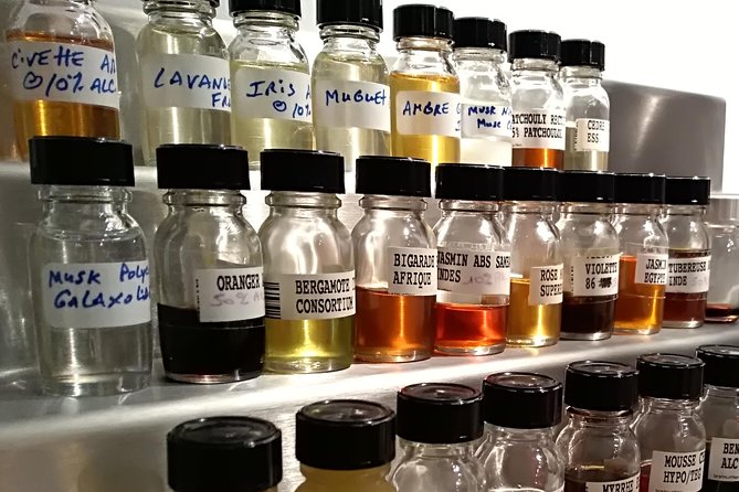 Perfume Workshop - Your mixing session: build a scent, then tweak until it fits