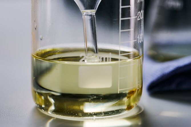 Personalized Perfume Creation Workshop - Making perfume instead of buying it