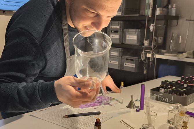 Personalized Perfume Creation Workshop - Leaving with a bottle made by you