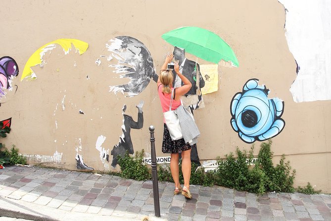 Photograph with a pro Paris off the beaten path! - Turning a lesson into a postcard