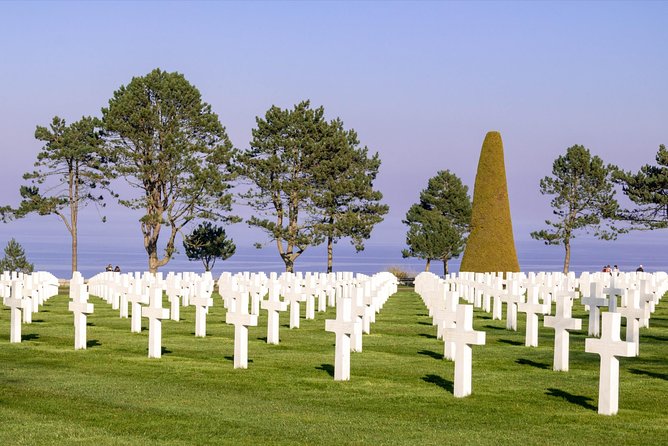Pointe du Hoc,Omaha Beach, American Cemetery - Day trip from Paris to Normandy - From Paris to Normandy: the long ride that sets the tone