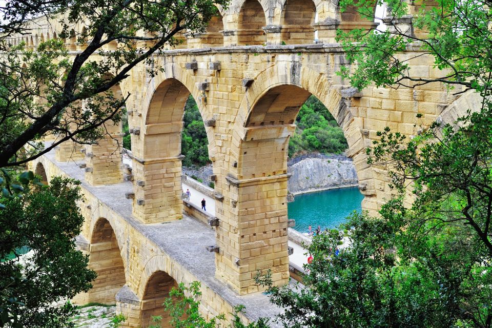 Pont du Gard, Uzès & Nîmes: Half-Day Tour with Entry Fees - Why this Pont du Gard–Uzès–Nîmes route fits 5 hours