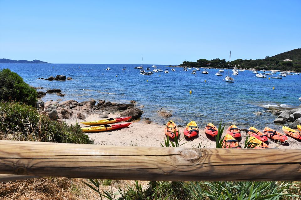 Porticcio: Guiding Kayaking Tour - Arrive at Isolella and get your kayak rhythm fast