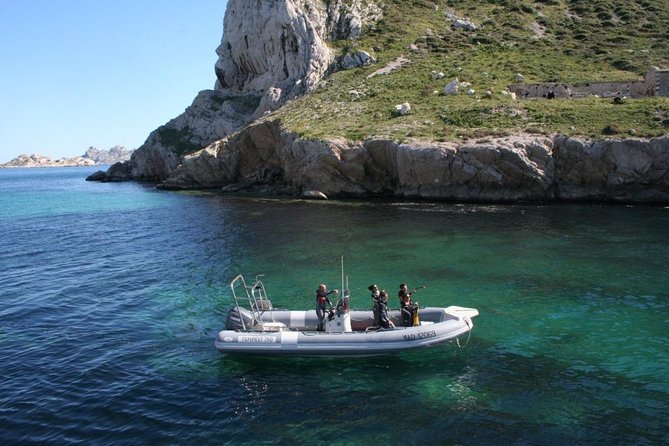 Private 3-Hour Snorkeling Tour near Monte Cristo from Marseille with Guide - Cruising toward the Frioul Islands