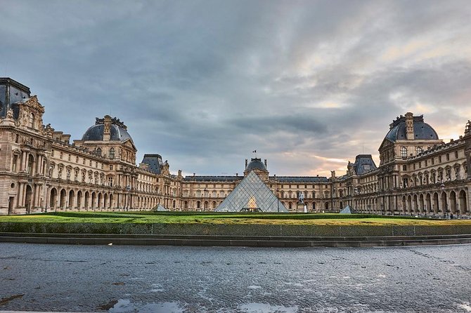 Private 3-hour tour in Louvre Museum with official tour guide - Why a private Louvre tour can make sense