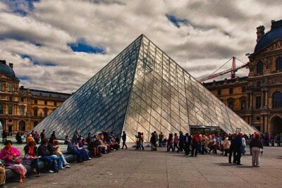 Private 3-hour tour in Louvre Museum with official tour guide - Meeting at the Louvre for a focused start